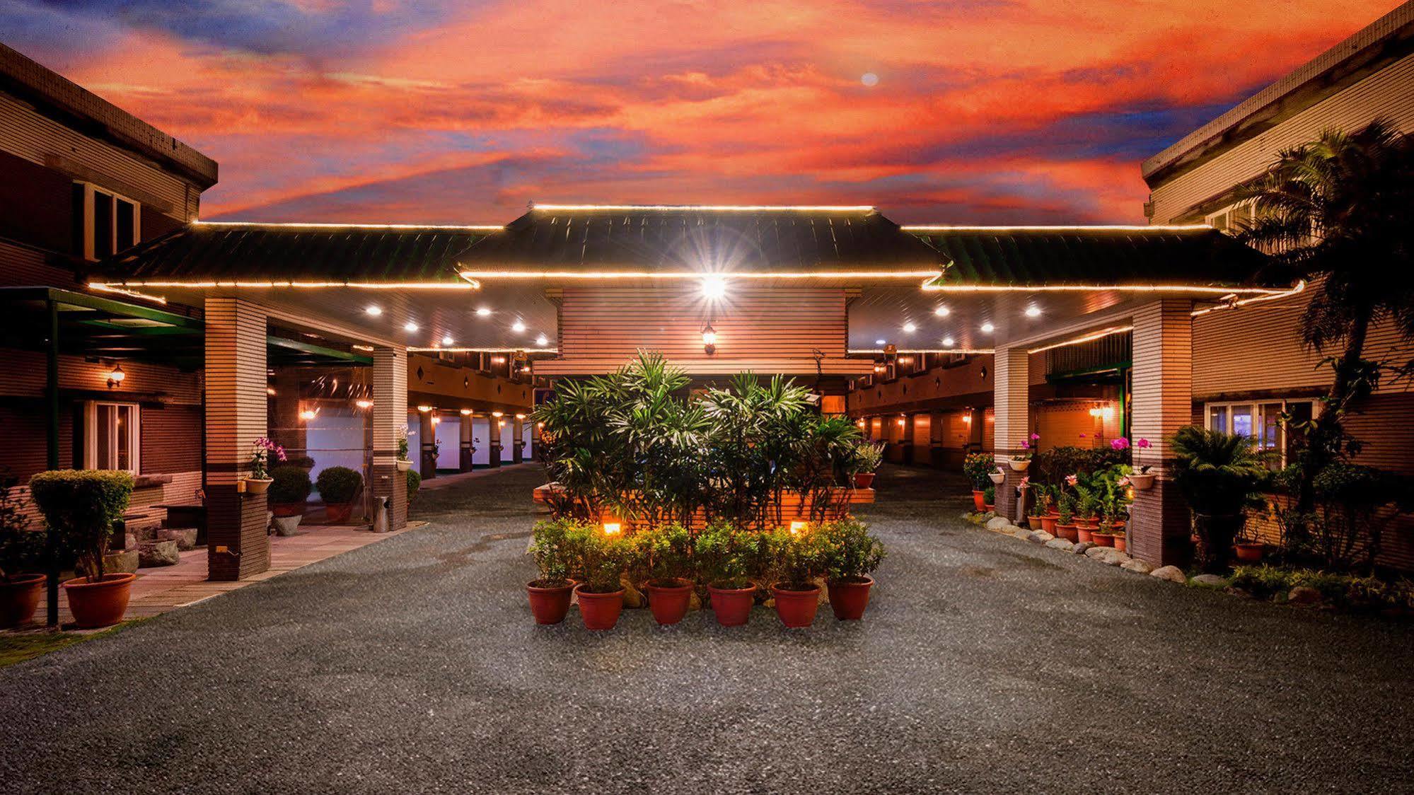 Mesasa Garden Motel Hualien stad Exteriör bild